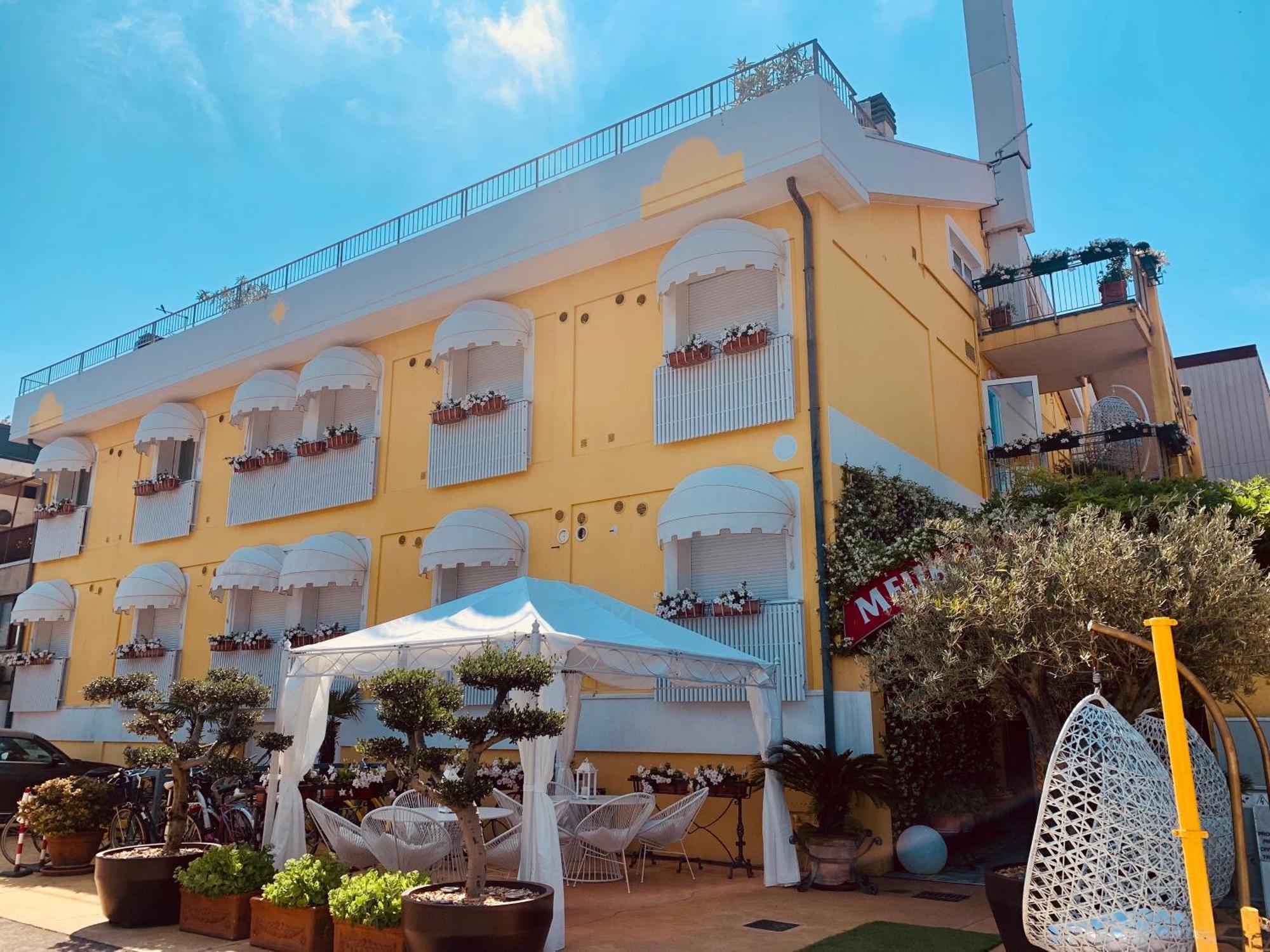 Meuble Tripoli Hotel Grado Exterior foto