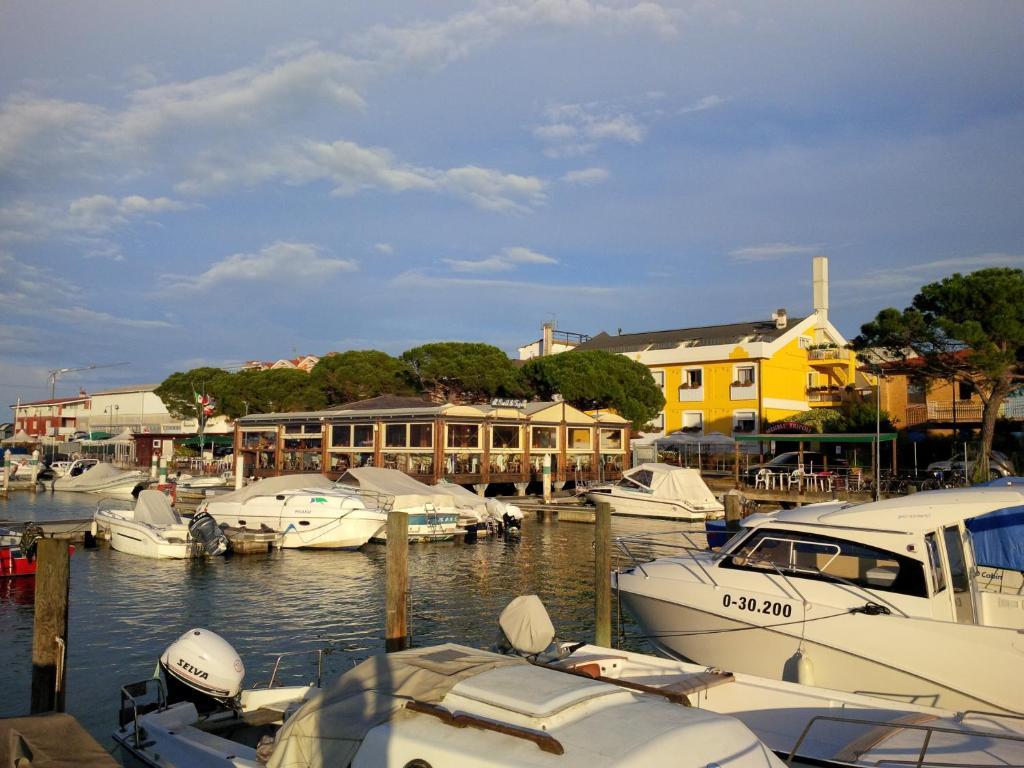 Meuble Tripoli Hotel Grado Exterior foto